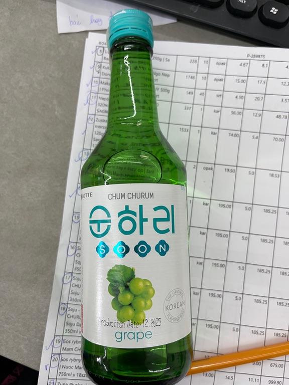 Rượu Soju Lotte Chum Churum vị nho 350ml